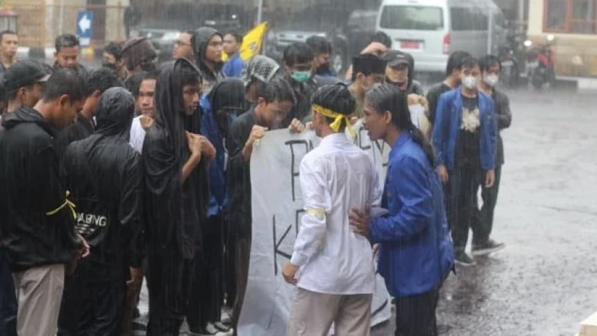 Tolak Kenaikan BBM, Solidaritas PMII Aksi di Depan Kantor DPRD DIY