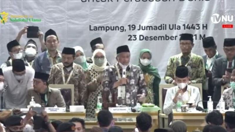 Suara Bergetar Tahan Tangis, Prof Nuh Terharu di Pleno IV Muktamar NU