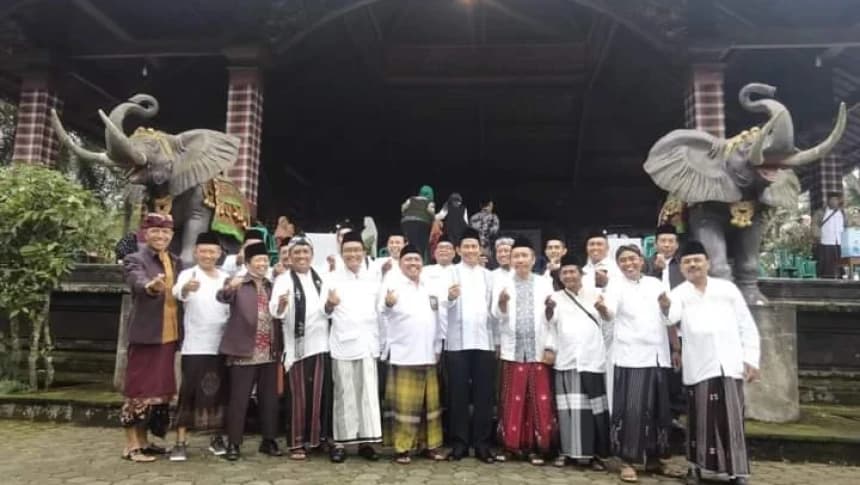 Pura Mandhara Giri Semeru Agung Lumajang, Simbol Pesona Kerukunan Masyarakat Muslim di Desa Senduro
