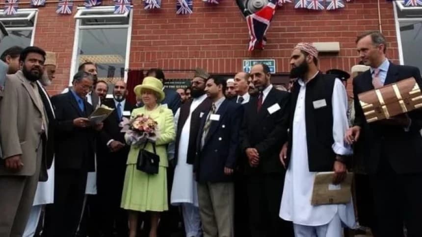 Ketika Ratu Elizabeth II Kunjungi Masjid Kota