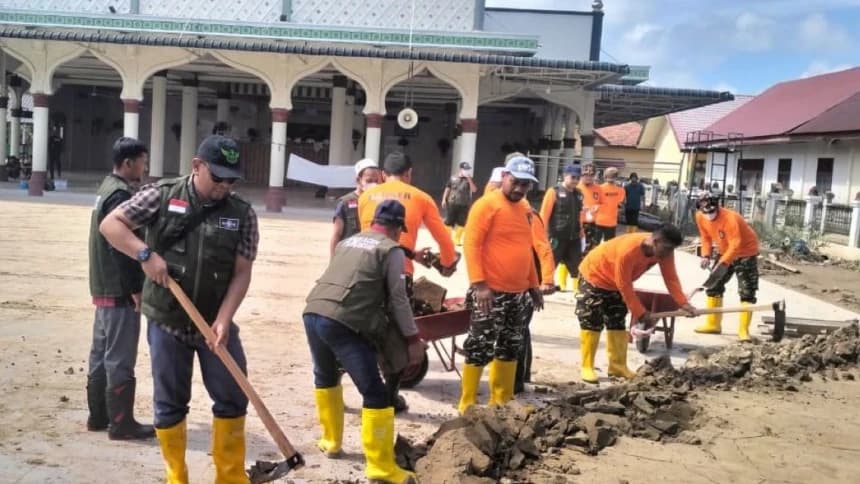 Pulihkan Rumah Ibadah Pascabencana, PCNU–GP Ansor Aceh Besar Turun Langsung ke Pidie Jaya