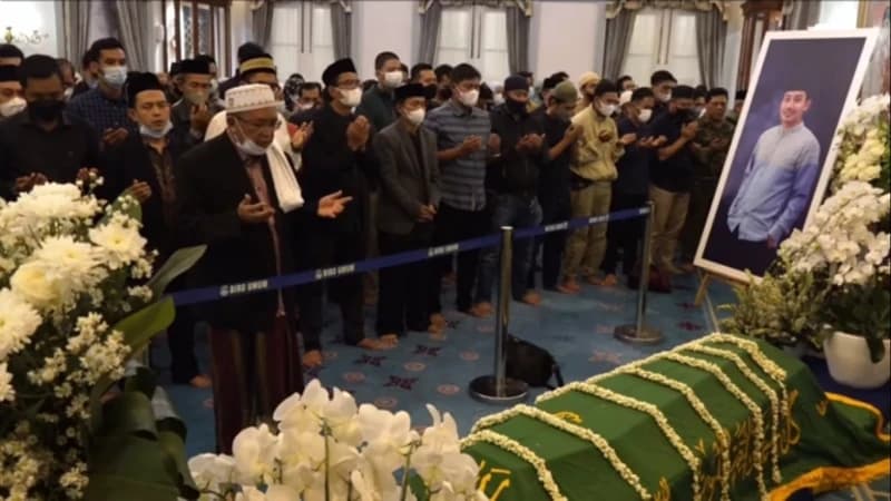 Rais PWNU Jabar Jadi Imam Shalat Jenazah Eril di Gedung Pakuan