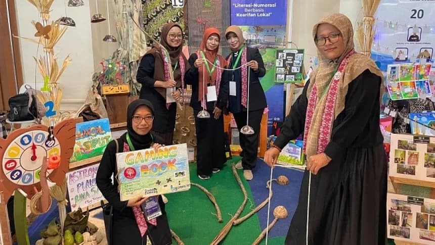 Batok Kelapa Jadi Media Literasi Numerasi Tim POP Pacitan