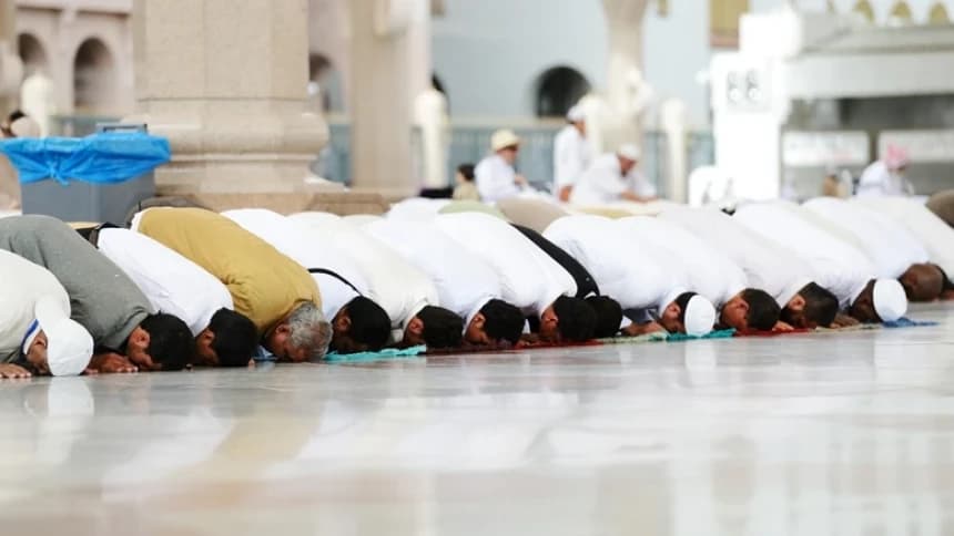 Covid-19 Terkendali, MUI: Shalat Jamaah Rapatkan dan Luruskan Saf