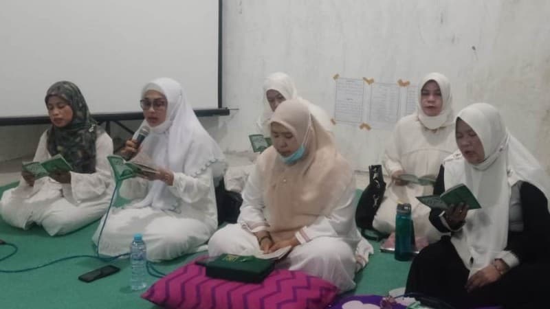 Meski Jauh dari Arab Saudi, Muslim Indonesia Paling Sering Bershalawat