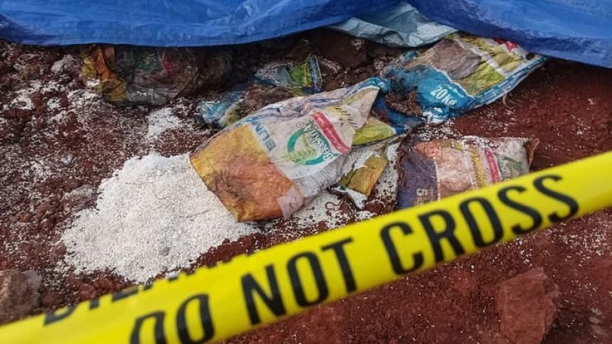 Pemilik Lahan Ungkap Fakta Timbunan Bansos Presiden di Depok