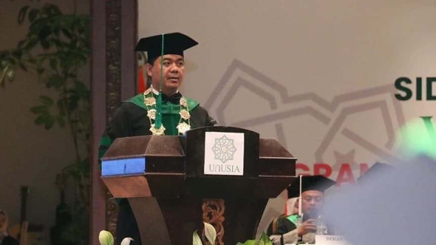 Wisuda IX, Unusia Pertama Kali Kukuhkan Seorang Doktor