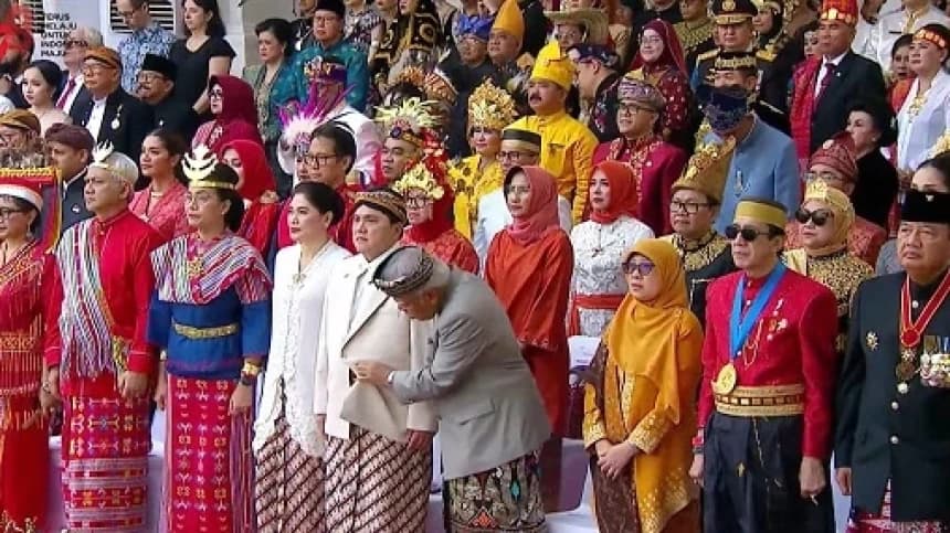 Momen Menarik HUT Ke-78 RI di Istana, Mulai Menteri yang Iseng sampai Sepatu Lepas