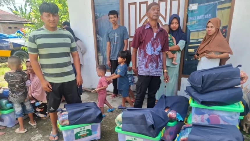 Akses Jalan Terbatas, LPBINU Terus Bergerak Salurkan Bantuan untuk Penyintas Bencana di Sumbar