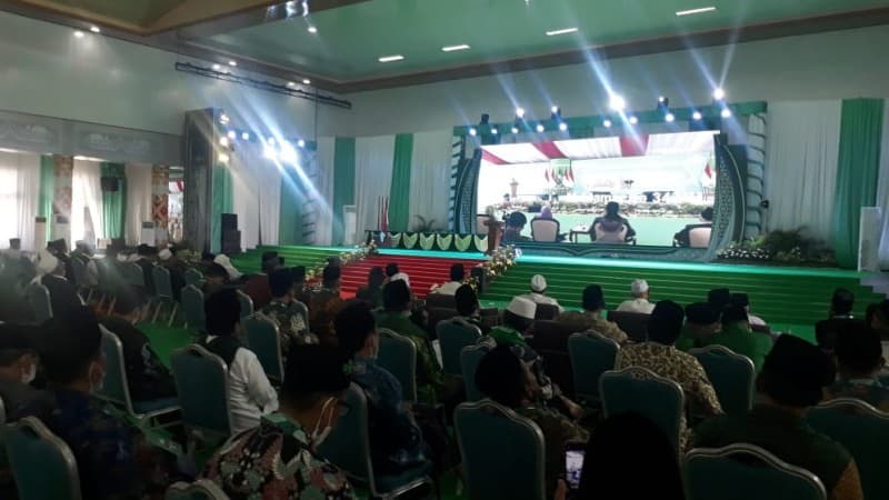Muktamirin Penuhi Aula UIN Raden Intan Ikuti Pembukaan Muktamar secara Hybrid
