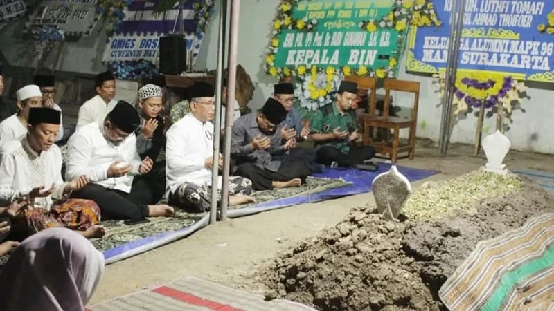 Takziah ke Lasem, Gus Yahya: Jadikan Gus Luthfi sebagai Teladan