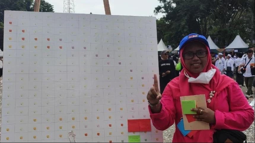 Songsong Abad Kedua NU, Fatayat se-Sidoarjo Langitkan Ribuan Doa di Arena Harlah