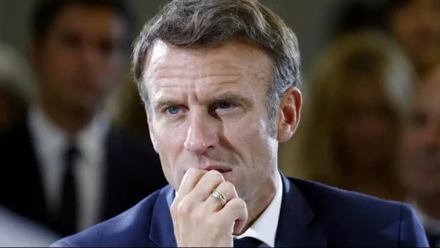 Presiden Macron Tegaskan Larangan Abaya di Sekolah Prancis Bakal Diterapkan Tanpa Kompromi