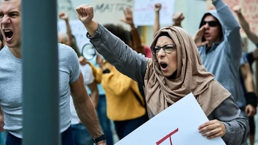 Guru dan Siswa di Prancis Gelar Aksi Protes Larangan Abaya di Sekolah