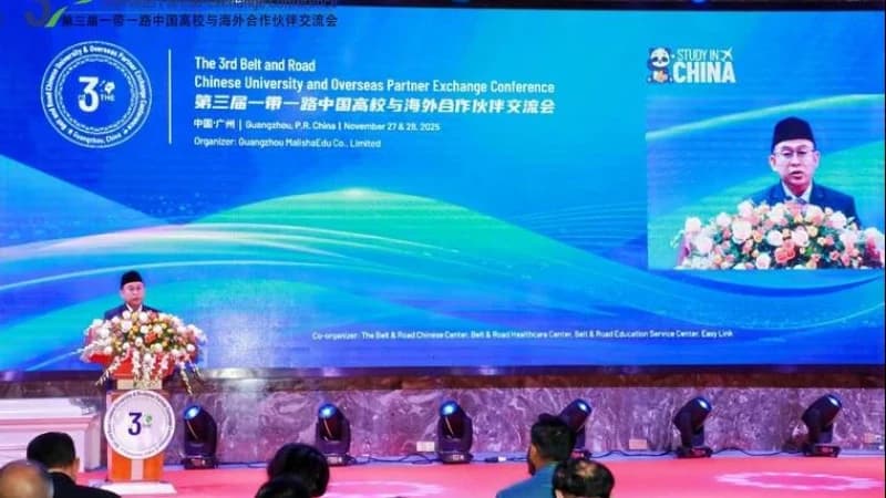 Ketua PWNU Jateng Sampaikan Pendidikan Ma'arif NU di China