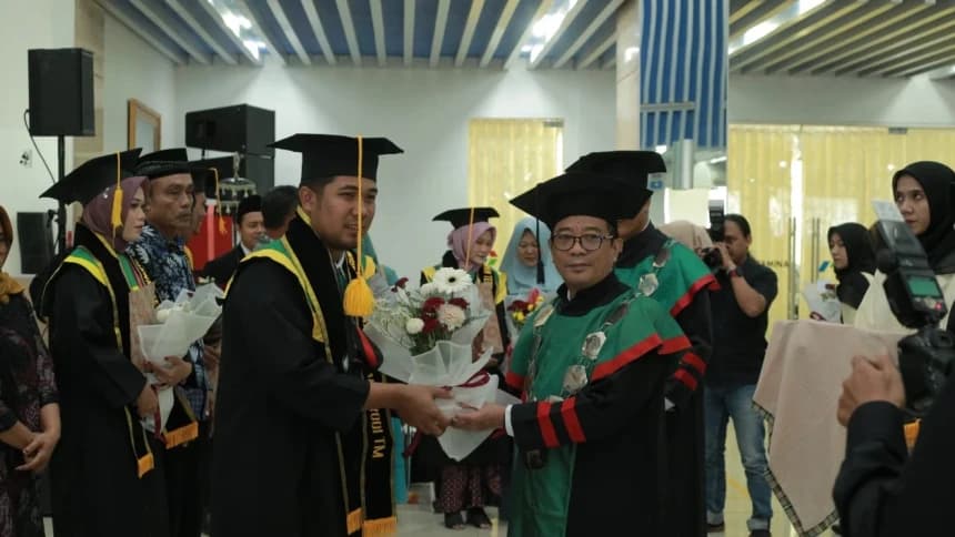 Belasan Penghafal Al-Qur'an Ikuti Wisuda UNUGHA Cilacap