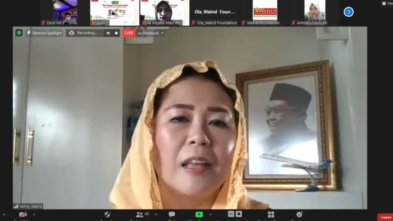 Hadapi Persoalan Identitas, Yenny Wahid: Peran Santri Sangat Dibutuhkan