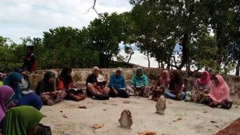 Hukum Memindahkan Kompleks Pemakaman